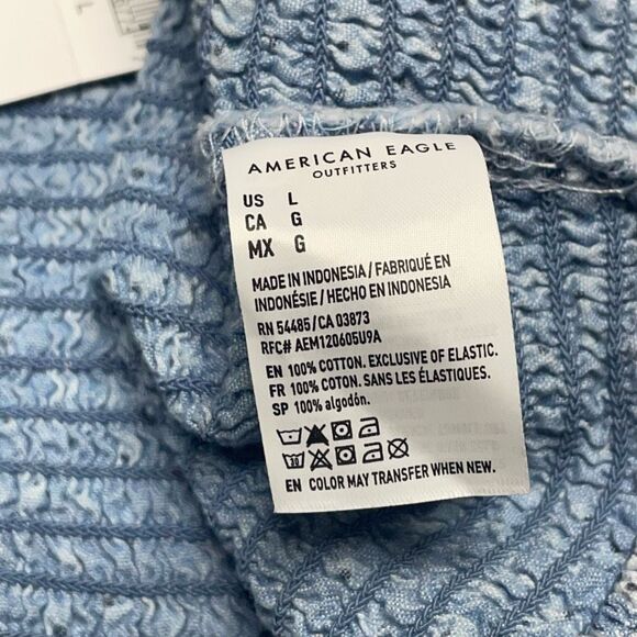 AE Blue DItsy Floral Smocked Twist Front Crop Top - Picture 7 of 7